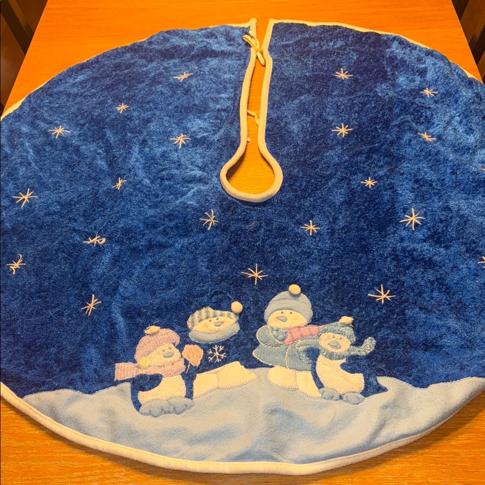 Blue Snowman Tree Skirt - Picture 1 of 3